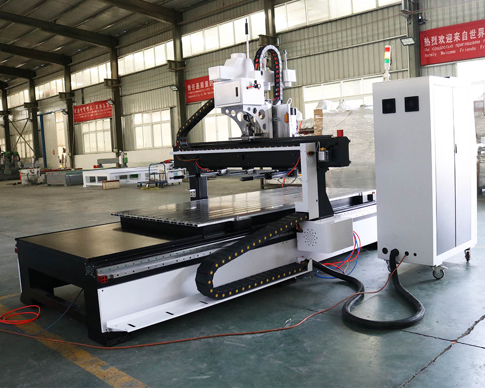 KM-1325 ATC CNC Router With Saw - Imagen 5