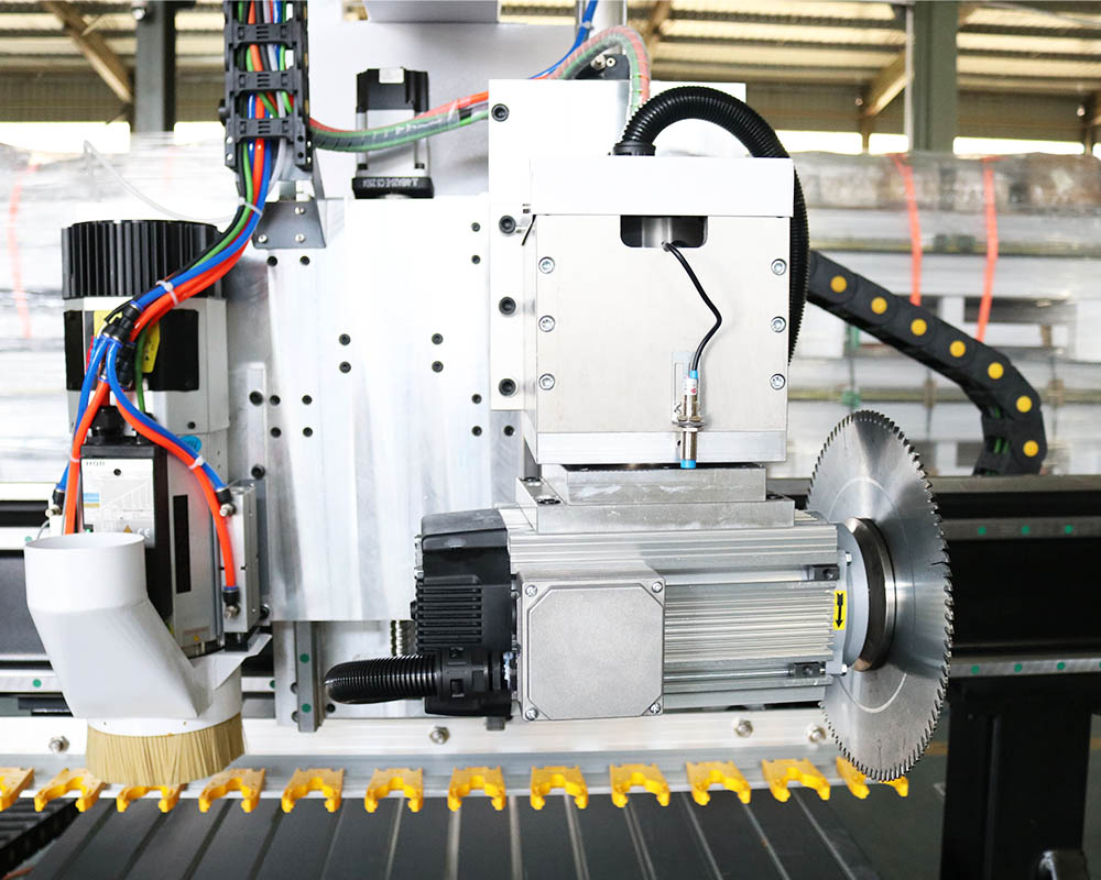 KM-1325 ATC CNC Router With Saw - Imagen 7