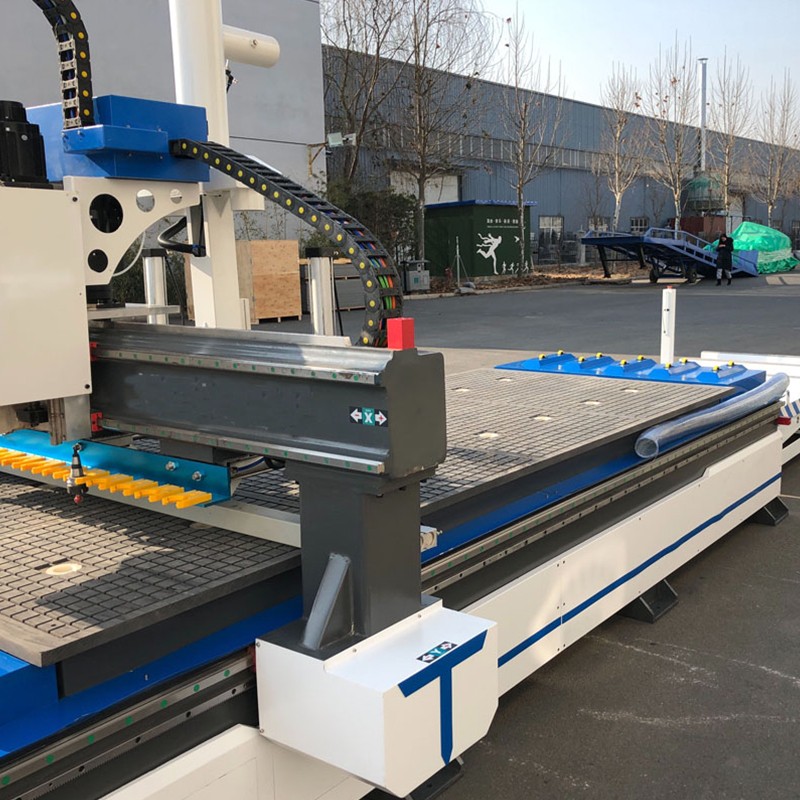 KM-1325 ATC CNC Router With Loading and Unloading Platform - Image 2