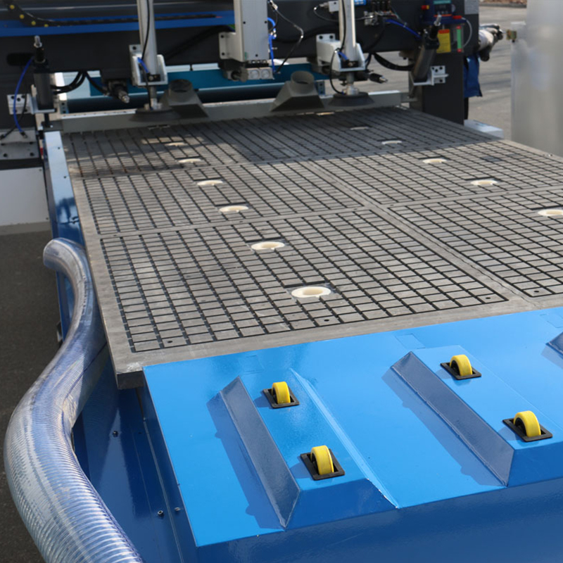 KM-1325 ATC CNC Router With Loading and Unloading Platform - Image 3